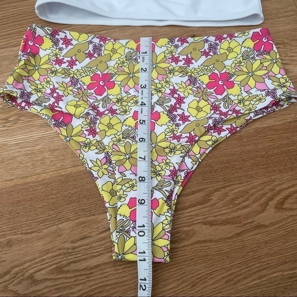 NEW Floral Wrap Bikini Swimsuit - S - Picture 9 of 11